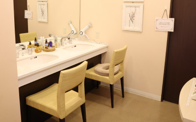 パウダールーム